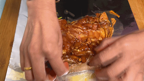 大鸡腿怎么烤又酥又香又好吃，鸡腿剔除骨头蒸一蒸