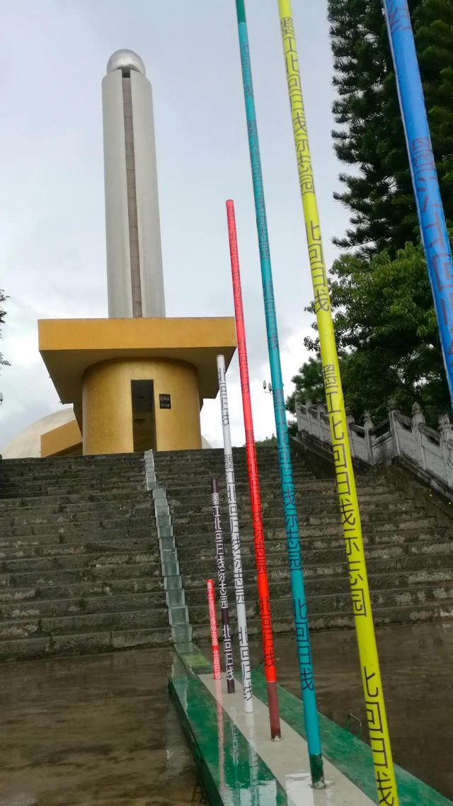 北回归线标志园，昆明墨江北回归线标志园（游客排队喝井水：就会生双胞胎）