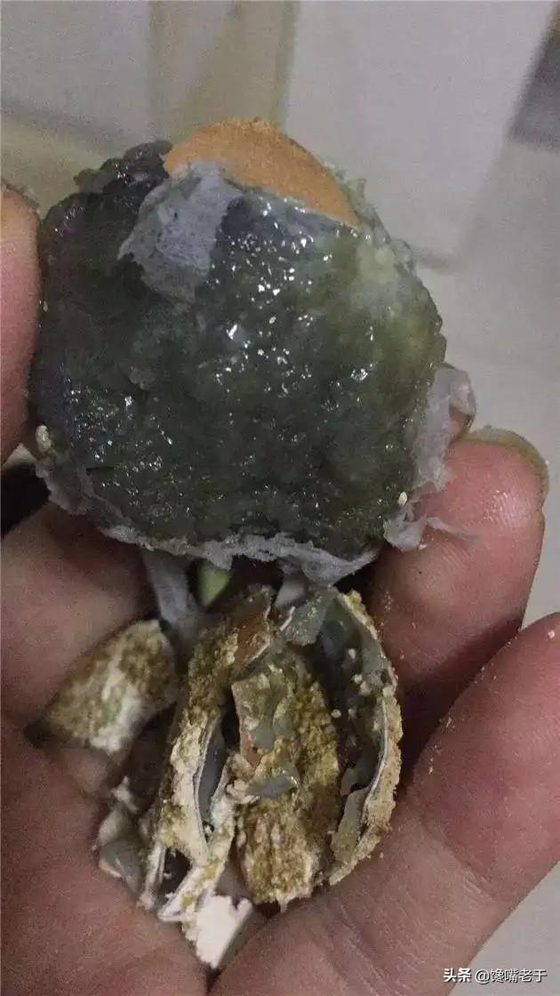 皮蛋能直接吃吗，刚买回家的皮蛋（买回来的皮蛋能直接吃吗）