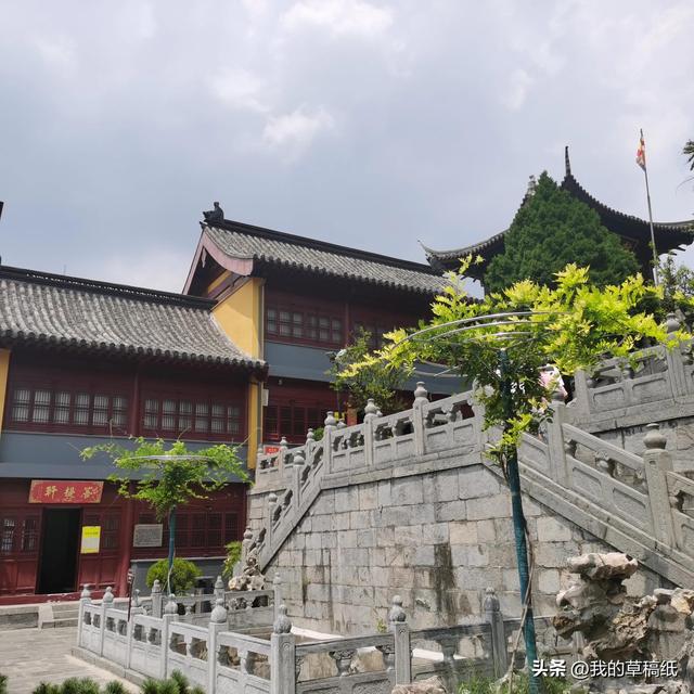 鸡鸣寺在哪个城市，古鸡鸣寺地点（天太热，南京鸡鸣寺的樱花开了）