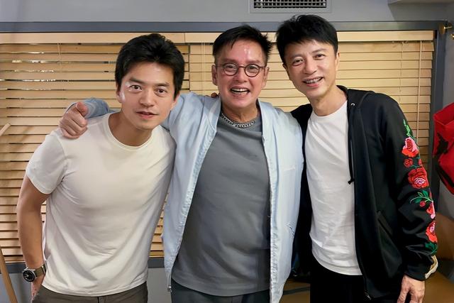 李克勤和李健身高，李健夫妇私下宴请李克勤