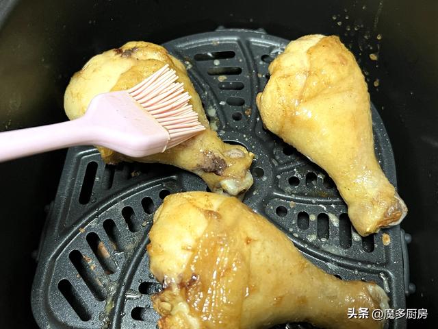 盐焗鸡腿的做法，家庭版盐焗鸡腿的做法（软烂脱骨的盐焗鸡腿来啦）