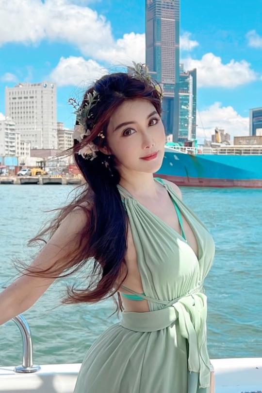 杨丽菁全部电影重振精武门，动作干净利落太性感