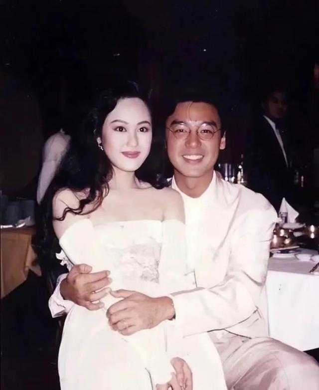 香港85后名媛千金，香港第一败家女