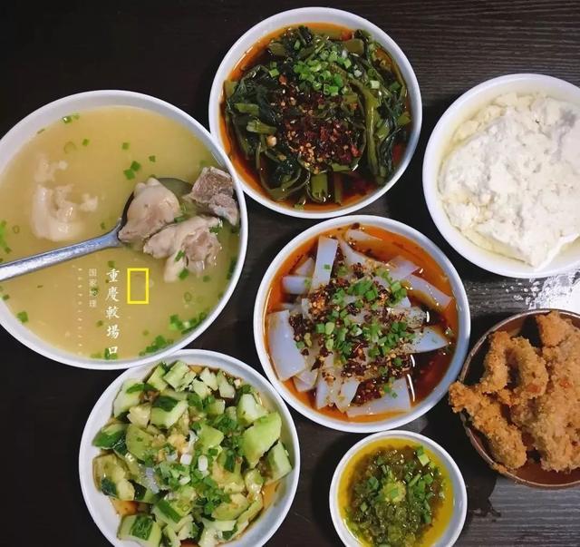 重庆豆花吃法，才是重庆人的午间最佳选择