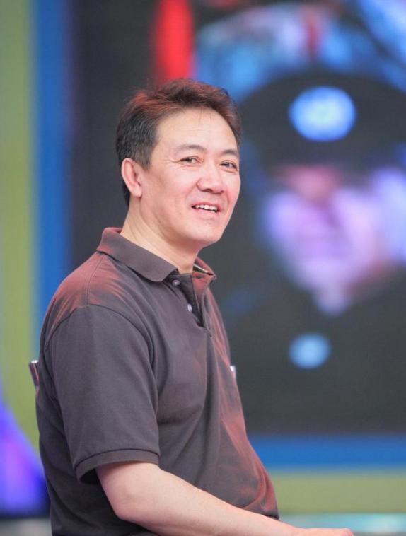 李幼斌姐弟合照，娱乐圈里最低调的亲姐弟和亲兄妹
