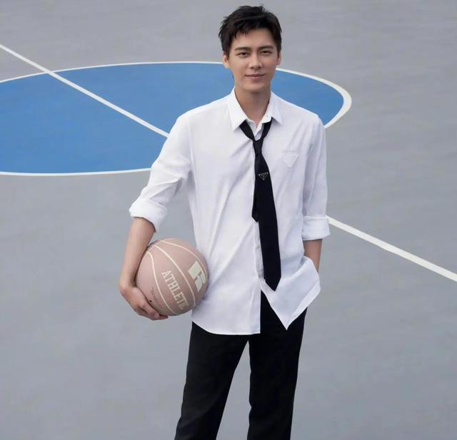 李易峰道歉吴昕，李易峰解释吴昕事件（更多猛料曝光）