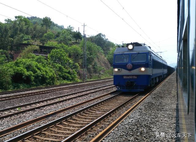 川黔铁路现在起点在哪，曾经客货并重的川黔铁路