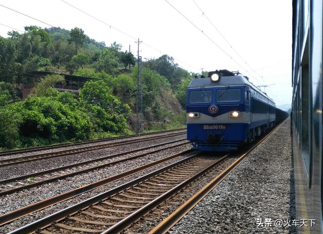 川黔铁路现在起点在哪，曾经客货并重的川黔铁路