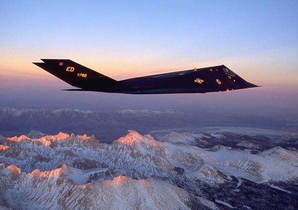 f117隐形战斗机，科索沃战争打隐身战机（F117为何突然间退役）