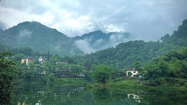 峨眉山识途旅游网，峨眉山徒步旅游攻略要详细实用