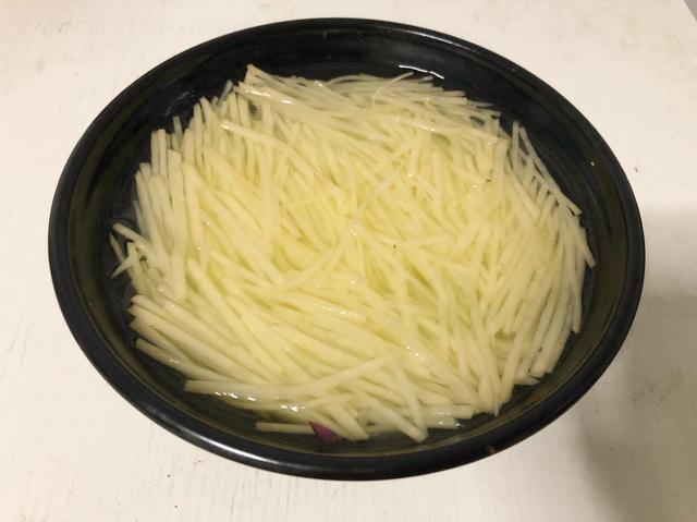 夏天适合吃的凉拌菜菜谱大全，遇到这5道凉拌菜别手软