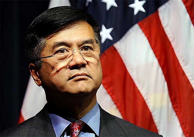 卸任驻华大使的骆家辉疯狂捞金，华裔骆家辉（靠一张中国脸成为美国高官）