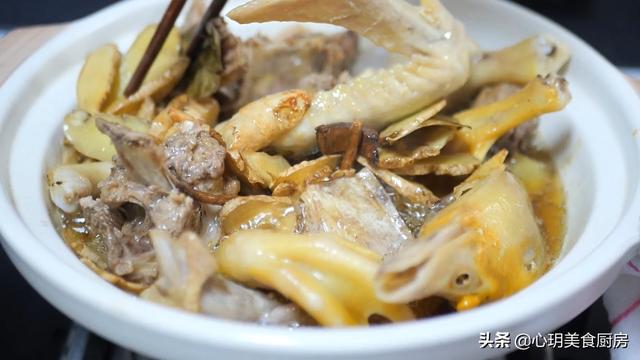传统的姜母鸭美食，北方人第一次吃姜母鸭竟吃不够