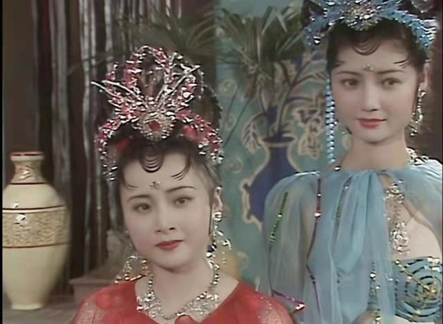 没有整过容的女明星，90年没整过容的女明星（“不老女神”现原形）