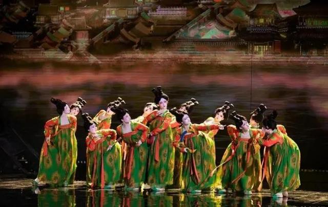 河南卫视比较火的舞蹈，绝美亮相的背后是舞者的万千努力