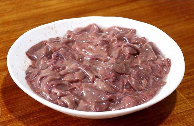 怎样炒猪肝嫩又好吃不腥，炒猪肝鲜嫩不柴有诀窍