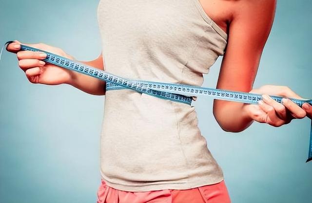 女性标准身高体重对照表2022，符合标准就行并不是越瘦越好