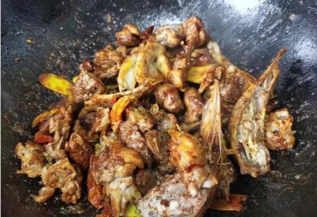 红烧鸭子的做法，家常红烧鸭子最正宗的做法（全家人都爱吃香辣入味）