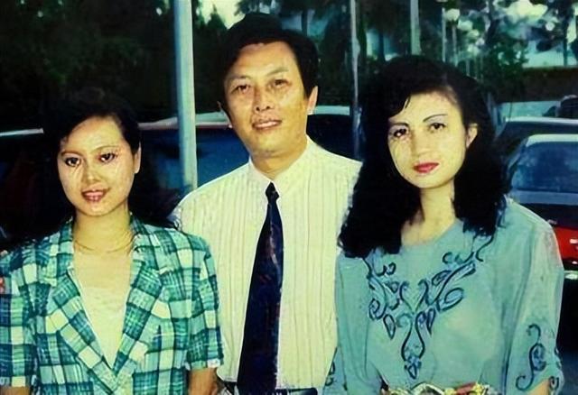 唐国强的妻子是谁，唐国强两段婚姻（唐国强前妻和现任是谁）