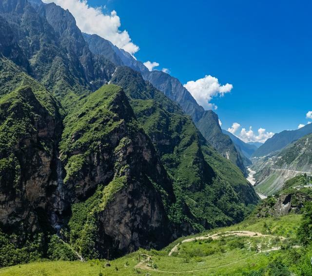 从丽江到虎跳峡景区如何去，从丽江到虎跳峡