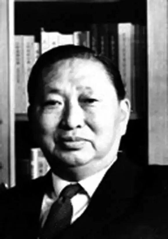 知名宪法学者，法学院里的“国家级教学名师”