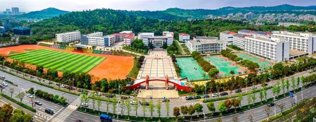 南京民办初中排名，南京民办学校排名（南京热门初中盘一盘）