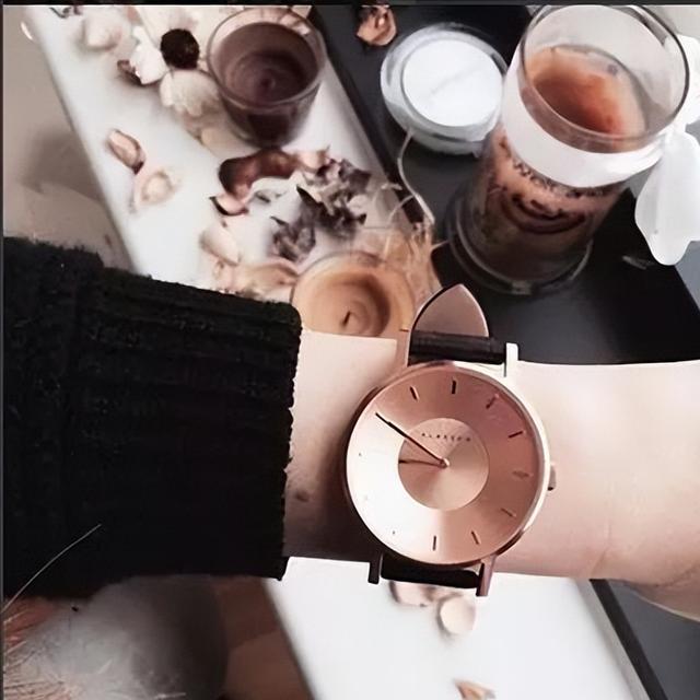 dw手表是啥牌子，种草还在戴DW你就Out了