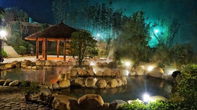 温泉旅游攻略国内著名的温泉，秋天泡温泉首选，中国十大温泉