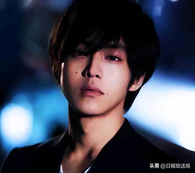 日本目前最受欢迎的男明星，日本2023年票选的最帅男演员