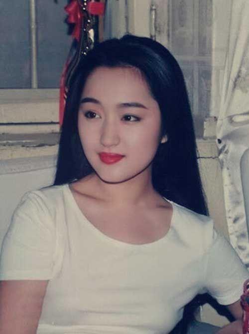 30岁杨钰莹近况如何，曾为爱隐退却身败名裂