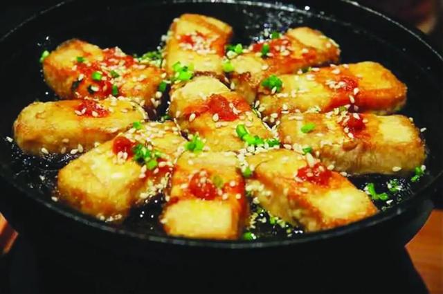 安徽有什么美食，超出名的安徽美食你都吃过几道呢（道道都是安徽人的“心头爱”）