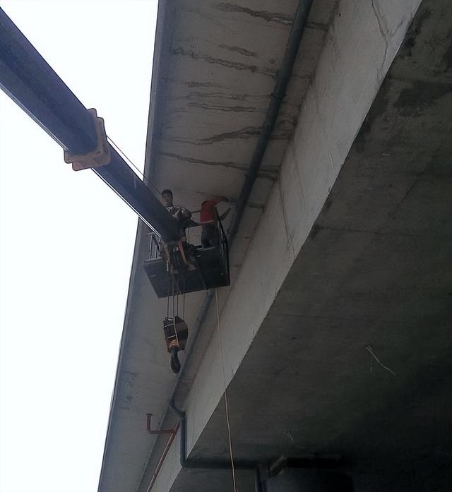 混凝土裂缝修补方案有哪些，混凝土施工裂缝产生原因及预防措施和修补方式