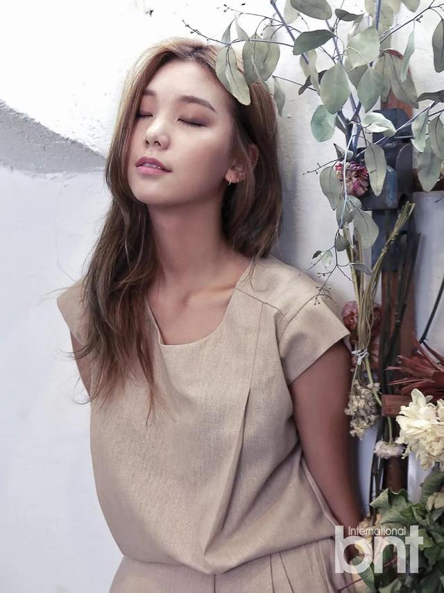 韩国演员李浩哲，韩国女星李浩贞