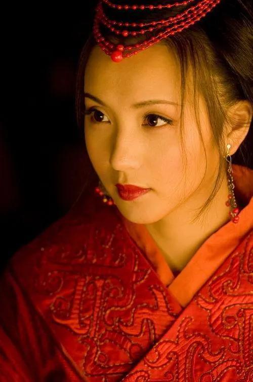 四大美女之一的貂蝉是虚构的人物，为天下苍生献身的美女貂蝉