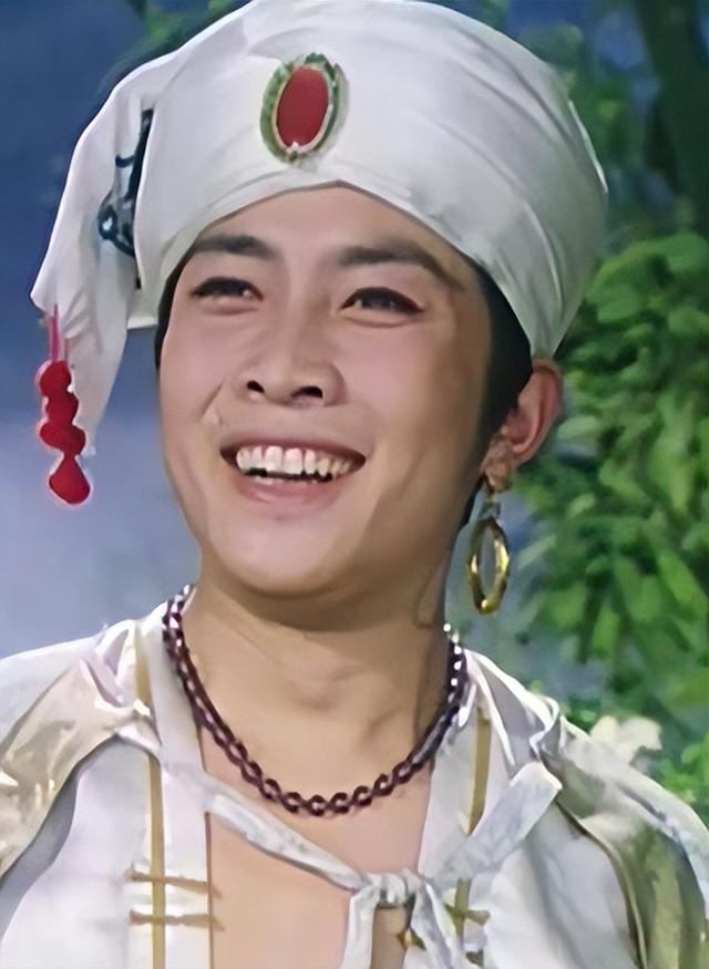 唐国强的妻子是谁，唐国强两段婚姻（唐国强前妻和现任是谁）