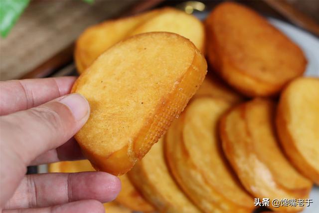 炸馒头片怎么脆又不油，如何炸馒头片酥脆不油腻（炸馒头片不要裹蛋液）