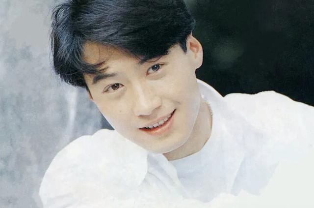 黎明现在是几线艺人，55岁黎明低调现身演唱会