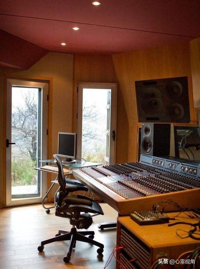 专业录音棚全套设备介绍，低价打造家庭录音棚的方法