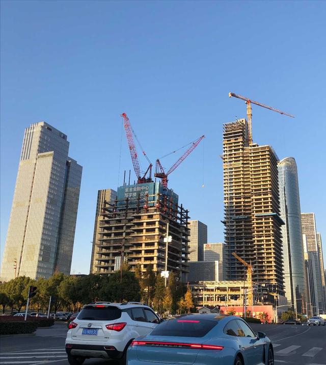 六朝古都十朝都会，南京第一高楼为什么不能再高