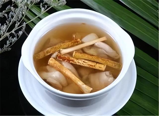 五指毛桃祛湿气煲汤做法，最全运脾祛湿养生汤谱