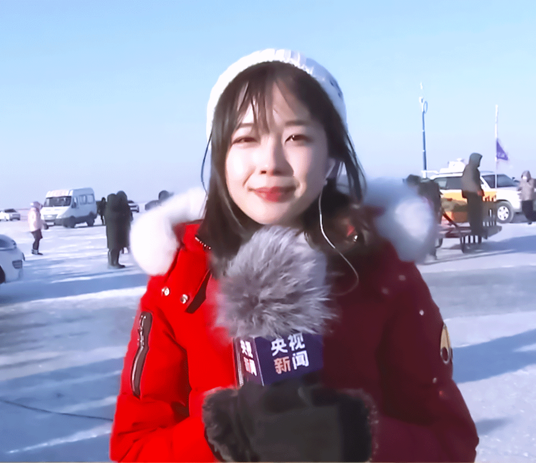 央视女记者和王冰冰一起爆红，央视又一美女记者走红