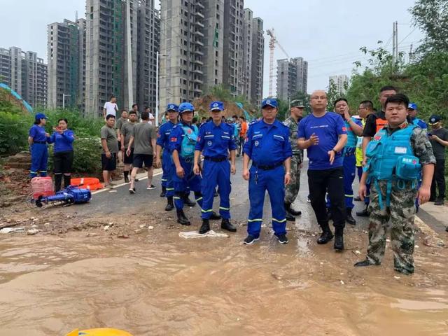 云南消防官兵表扬志愿者，保山4人荣获“云岭百名优秀消防志愿者”表彰