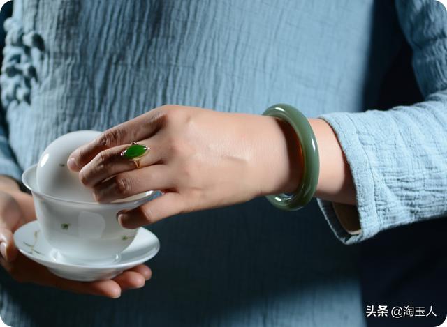 教你如何鉴别玉手镯，关于玉手镯的一切