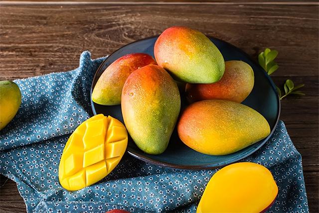 你知道芒果有哪些种类，常见15种芒果的区别及口感