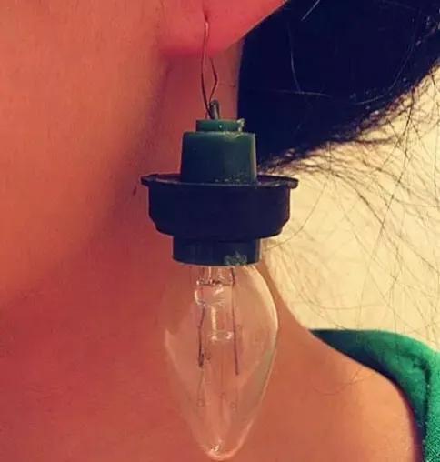 耳线的戴法（耳钉耳坠耳环耳线怎么戴）