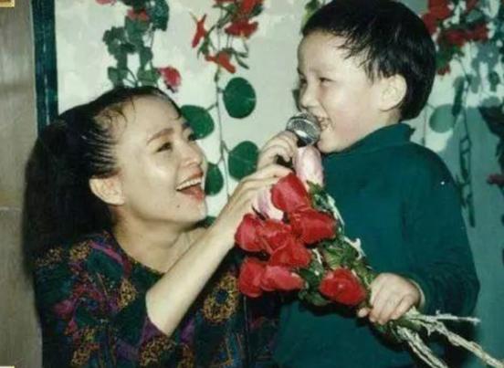 宋丹丹第一任丈夫是谁，十年婚姻毁于一次婚外情