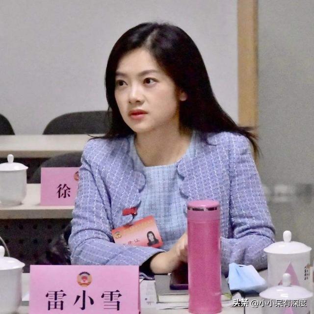 上海卫视主持人雷小雪简历，在主播界雷小雪的威望一点不差