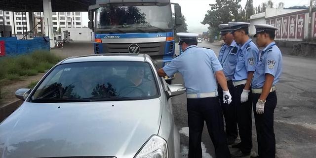 关于汽车违章的最新规定，车管所5月1号起以下5类违章