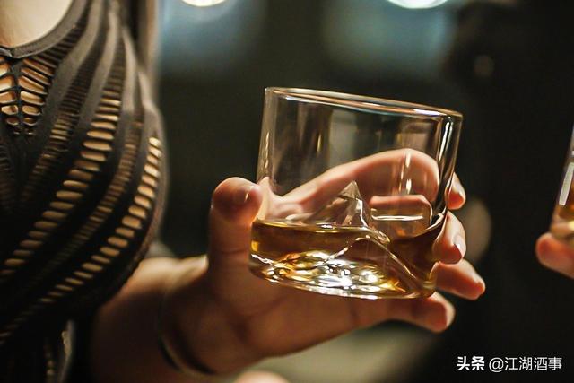 日本白标威士忌，日威比苏威高贵